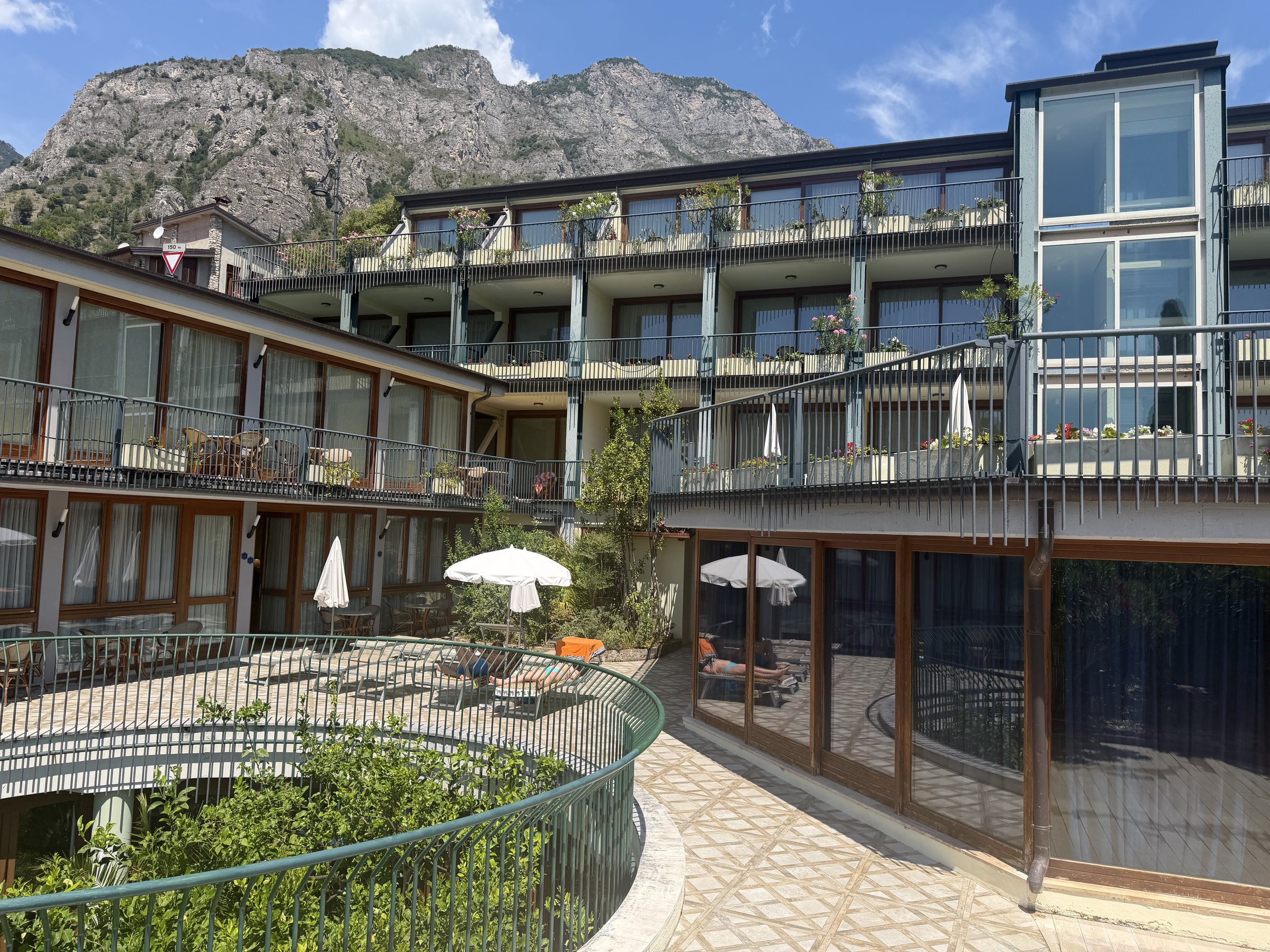 Hotel Alexander courtyard and rooms